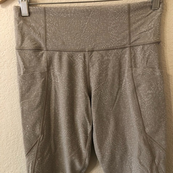 Athleta Salutation Stash Pocket Tight in Quail Tan Beige - Size Medium - Picture 2 of 8